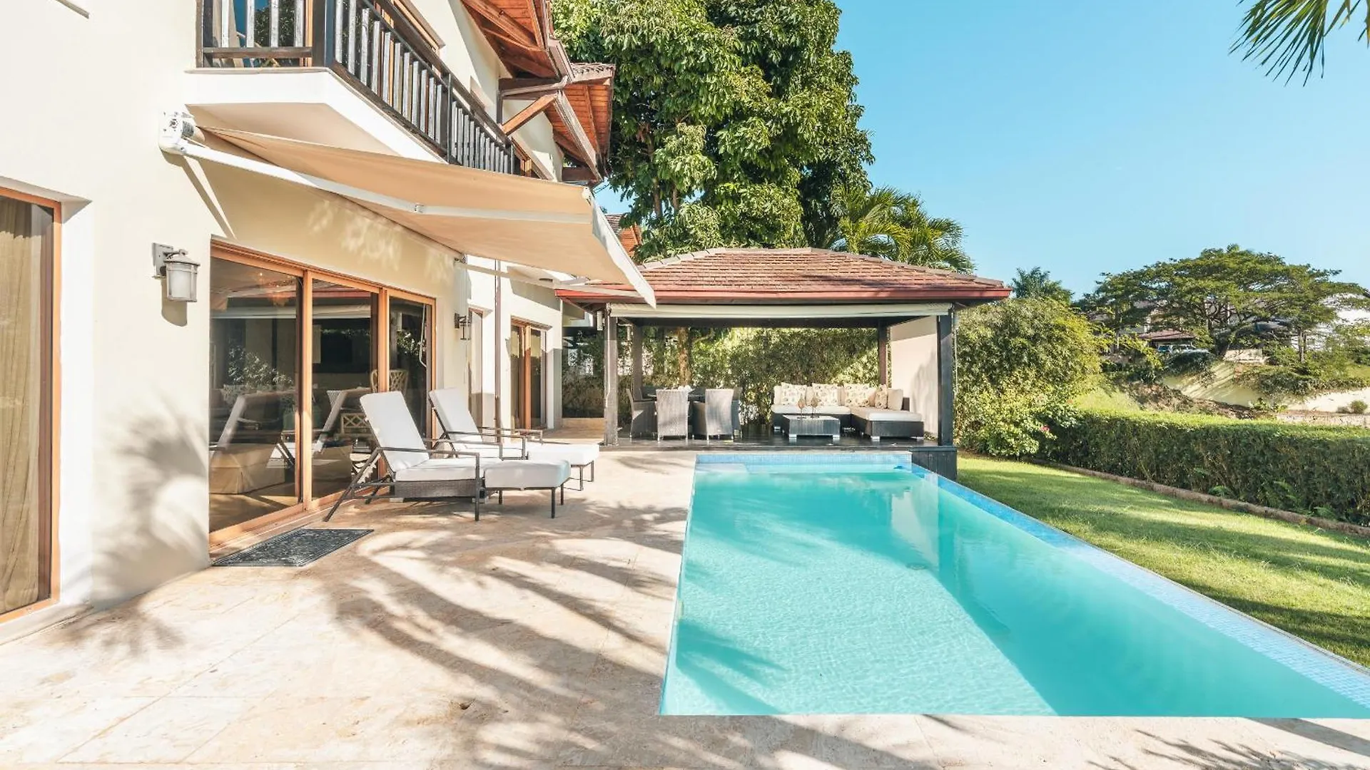 Charming Villa With Ocean View In Puerto Bahia Samana