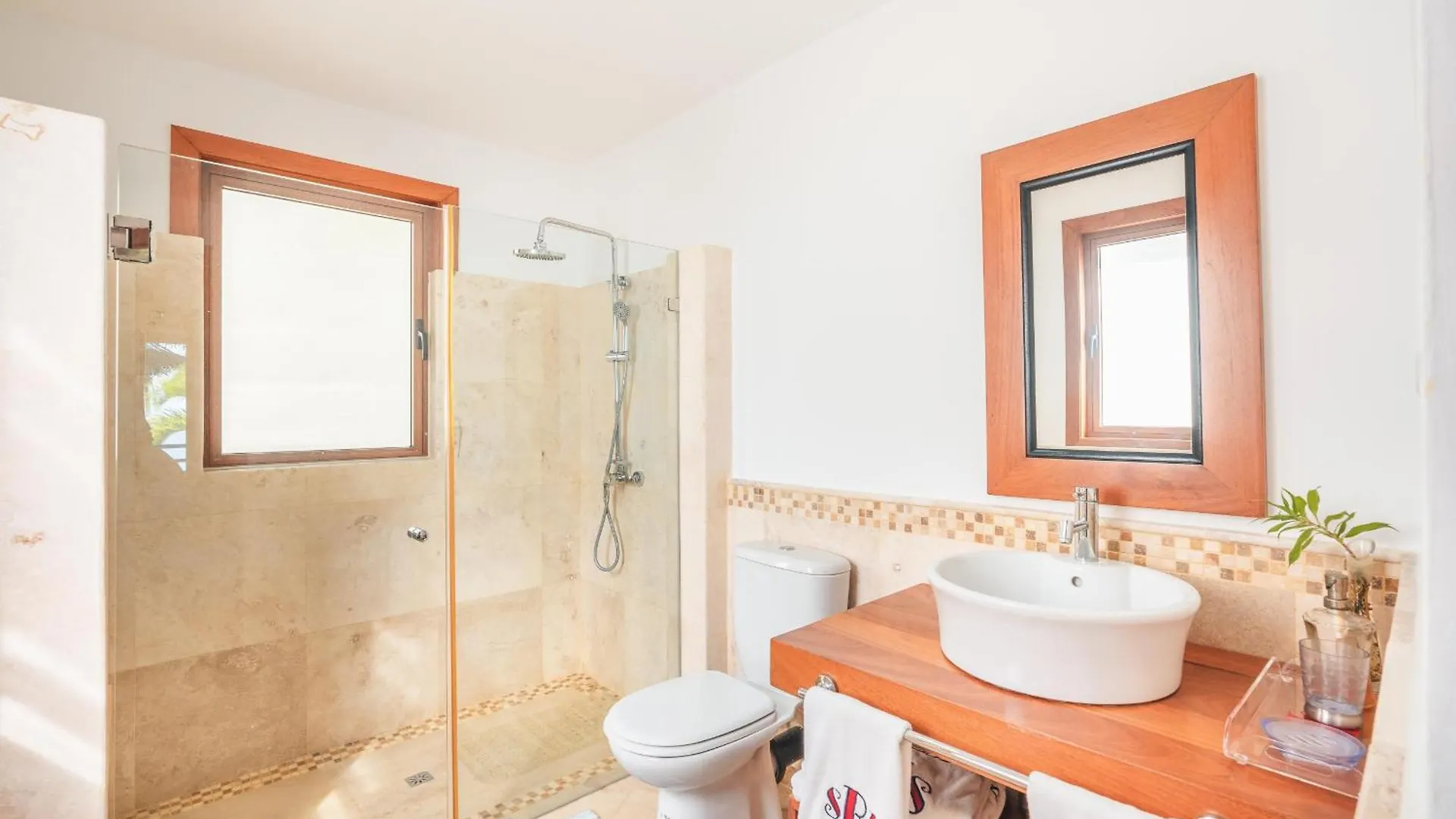 Charming Villa With Ocean View In Puerto Bahia Samana